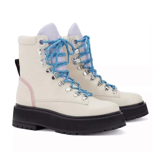 NWOB Larrodue Jordan Boot in Ivory Violet - Picture 5 of 15